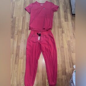 Women’s Figs Red FionLite Scrub Set
